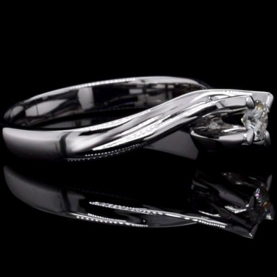 Λευκόχρυσο δαχτυλίδι μονόπετρο Κ18 με διαμάντι