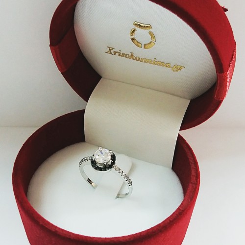 Λευκόχρυσο μονόπετρο δαχτυλίδι  Κ14