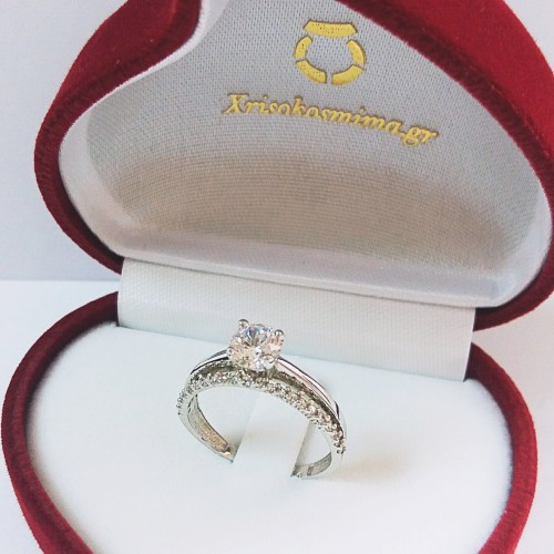 Λευκόχρυσο δαχτυλίδι μονόπετρο Κ14