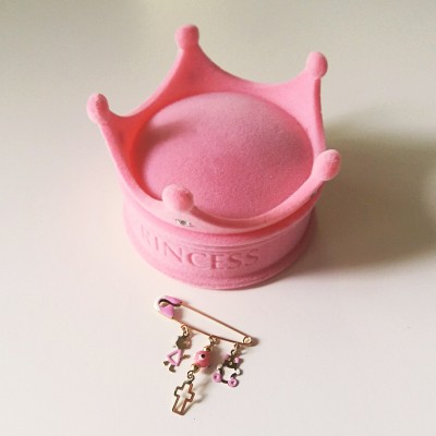 Χρυσή παραμάνα Κ9 με σμάλτο