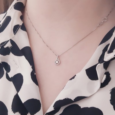 Λευκόχρυσο κολιέ Κ18 με διαμάντια