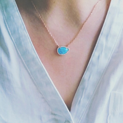 Ασημένιο κολιέ 925 σε ροζ χρώμα με ημιπολύτιμο λίθο