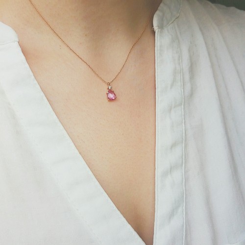 Κολιέ από ροζ χρυσό Κ18 με ζαφείρι και διαμάντι