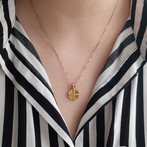 Χρυσό φυλαχτό διπλής όψης Κ14 με αλυσίδα