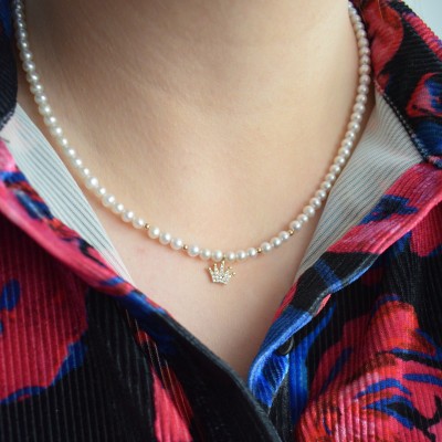 Κολιέ με μαργαριτάρια και χρυσή κορώνα Κ14