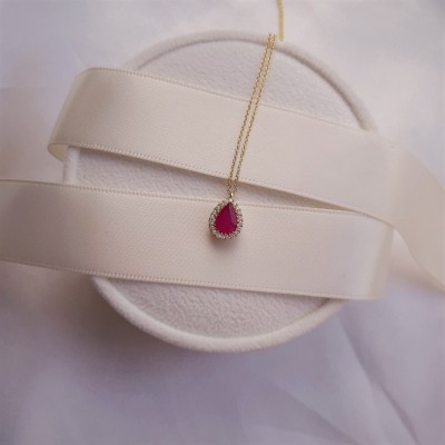 Χρυσό κολιέ σταγόνα Κ18 με ρουμπίνι και διαμάντια