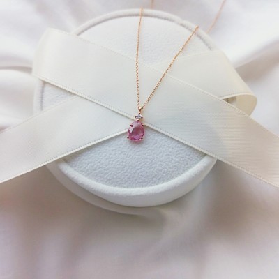 Κολιέ από ροζ χρυσό Κ18 με ζαφείρι και διαμάντι