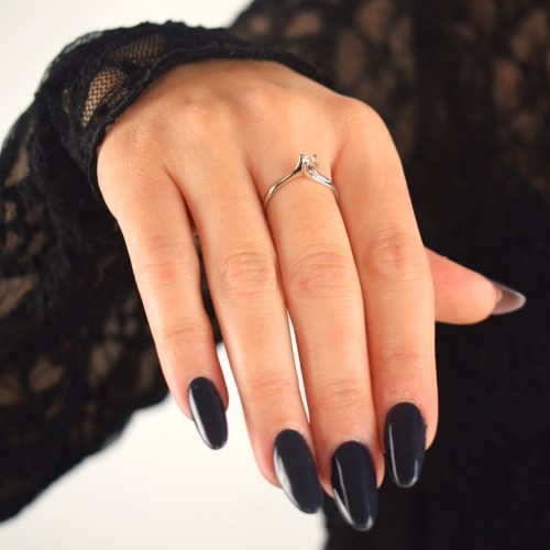 Λευκόχρυσο δαχτυλίδι μονόπετρο Κ18 με διαμάντι