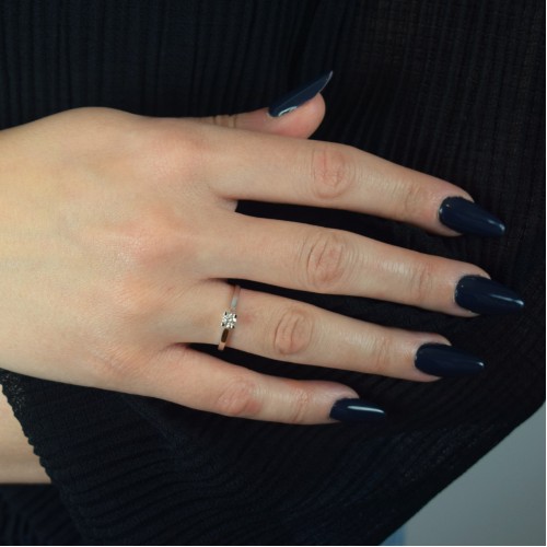 Λευκόχρυσο δαχτυλίδι μονόπετρο Κ18 με διαμάντι