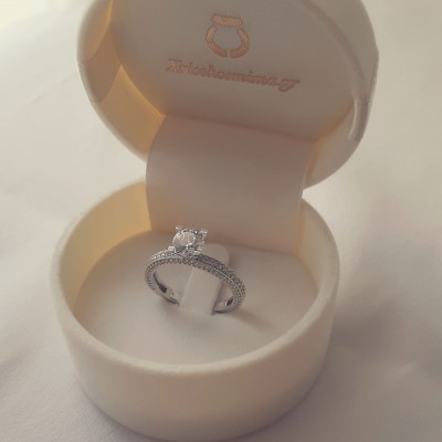 Λευκόχρυσο μονόπετρο δαχτυλίδι Κ14 με ζιργκόν