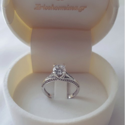 Λευκόχρυσο μονόπετρο δαχτυλίδι Κ14 με ζιργκόν