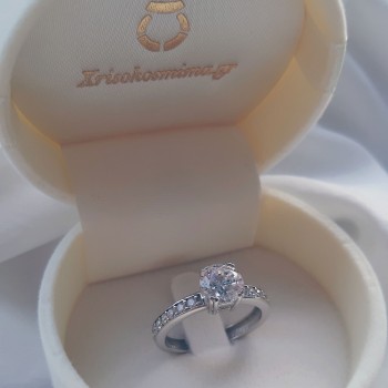 Λευκόχρυσο μονόπετρο δαχτυλίδι Κ14 με ζιργκόν