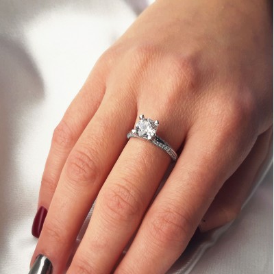 Λευκόχρυσο μονόπετρο δαχτυλίδι Κ14 με ζιργκόν