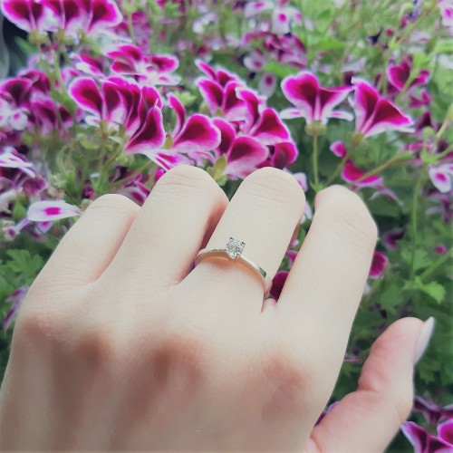 Λευκόχρυσο μονόπετρο Κ14