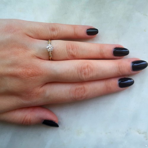 Χρυσό μονόπετρο δαχτυλίδι Κ9 με ζιργκόν