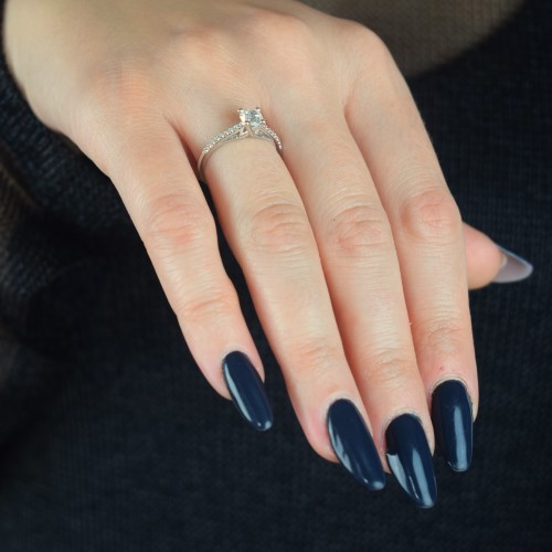 Λευκόχρυσο δαχτυλίδι μονόπετρο Κ9