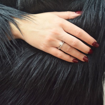 Λευκόχρυσο μονόπετρο δαχτυλίδι Κ14 με ζιργκόν