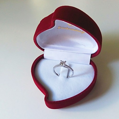 Λευκόχρυσο μονόπετρο δαχτυλίδι  Κ14