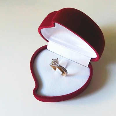 Χρυσό δαχτυλίδι μονόπετρο Κ9