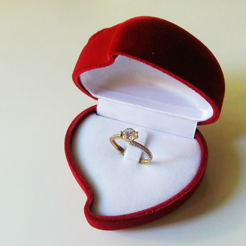 Χρυσό μονόπετρο Κ14