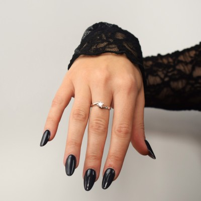 Λευκόχρυσο μονόπετρο δαχτυλίδι φλόγα Κ18 με διαμάντι