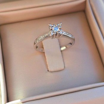 Λευκόχρυσο μονόπετρο δαχτυλίδι Κ18 με διαμάντια