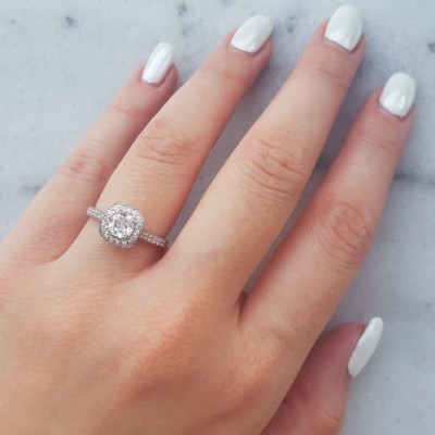 Λευκόχρυσο μονόπετρο δαχτυλίδι cushion Κ14