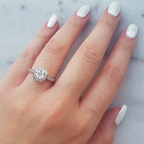 Λευκόχρυσο μονόπετρο δαχτυλίδι cushion Κ14