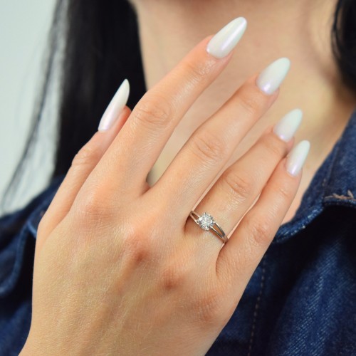 Λευκόχρυσο μονόπετρο δαχτυλίδι Κ14 με ζιργκόν