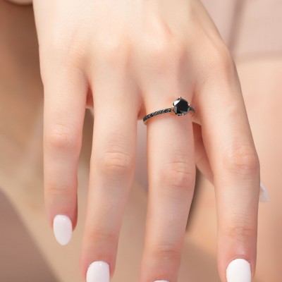 Μονόπετρο δαχτυλίδι από ροζ χρυσό Κ18 με black diamonds