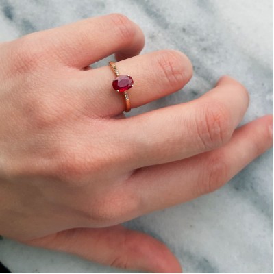 Ροζ χρυσό δαχτυλίδι Κ18 με ρουμπίνι και brilliant