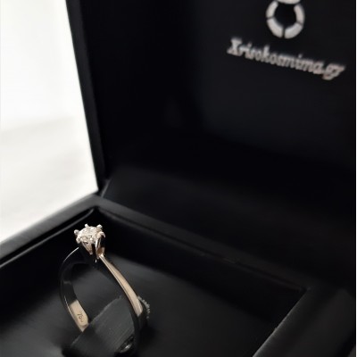 Λευκόχρυσο δαχτυλίδι μονόπετρο Κ18 με διαμάντι