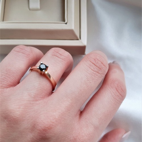 Μονόπετρο δαχτυλίδι σε ροζ χρυσό Κ18 με black diamond