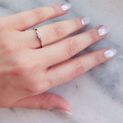 Λευκόχρυσο δαχτυλίδι μονόπετρο Κ18 με διαμάντι