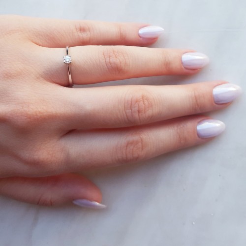 Λευκόχρυσο μονόπετρο δαχτυλίδι Κ18 με διαμάντι