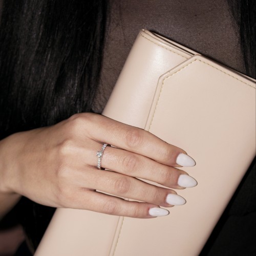 Λευκόχρυσο δαχτυλίδι μονόπετρο Κ18 με διαμάντια