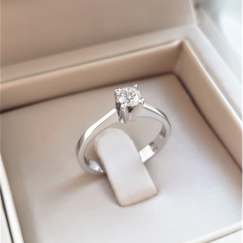 Λευκόχρυσο δαχτυλίδι μονόπετρο Κ18 με διαμάντι