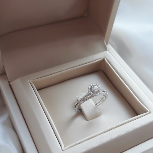 Λευκόχρυσο διπλό δαχτυλίδι Κ18 με διαμάντια