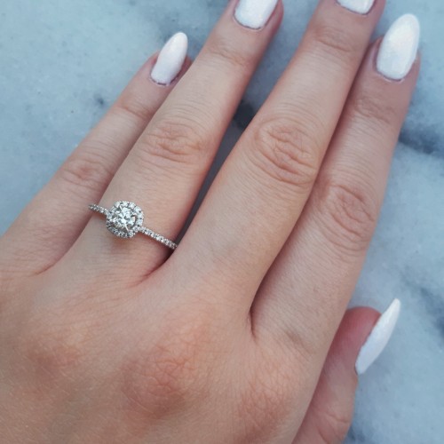 Λευκόχρυσο μονόπετρο δαχτυλίδι Κ18 με διαμάντια