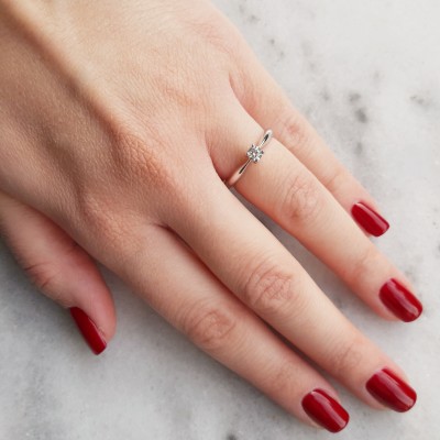 Μονόπετρο λευκόχρυσο δαχτυλίδι Κ18 με διαμάντι