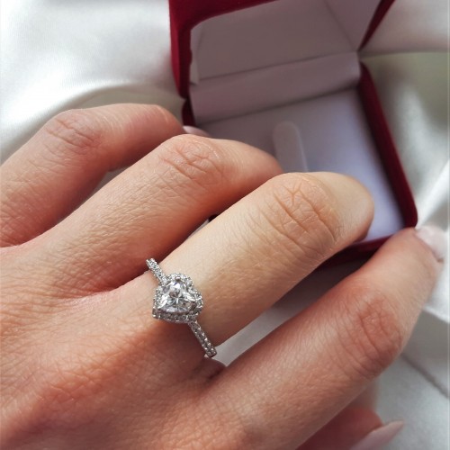 Λευκόχρυσο δαχτυλίδι καρδιά Κ14