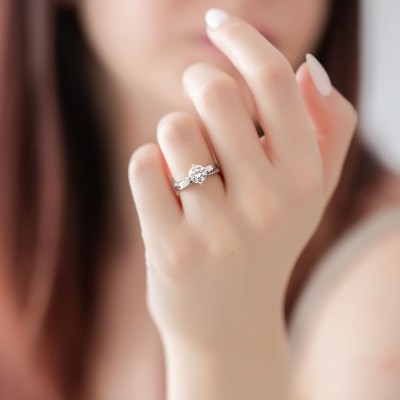 Λευκόχρυσο δαχτυλίδι μονόπετρο Κ14