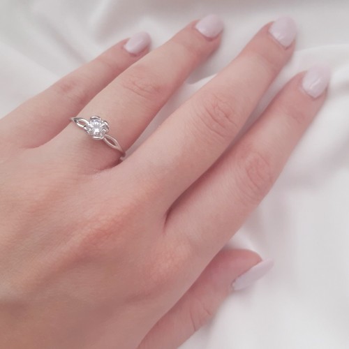 Λευκόχρυσο δαχτυλίδι μονόπετρο Κ9