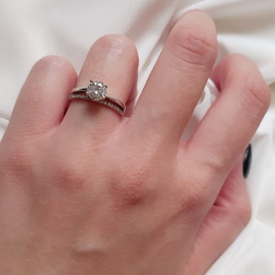 Λευκόχρυσο δαχτυλίδι μονόπετρο Κ14