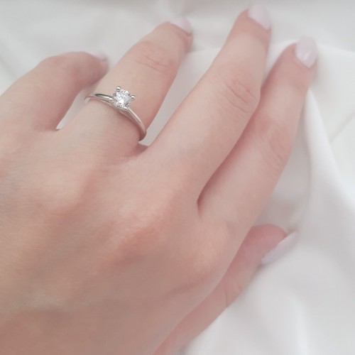 Λευκόχρυσο μονόπετρο δαχτυλίδι Κ9 με ζιργκόν