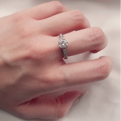 Λευκόχρυσο μονόπετρο δαχτυλίδι Κ14 με ζιργκόν