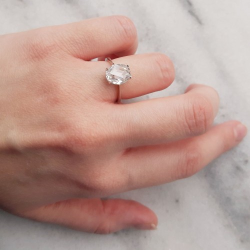 Μονόπετρο με οβάλ ζιργκόν από λευκό χρυσό Κ14 