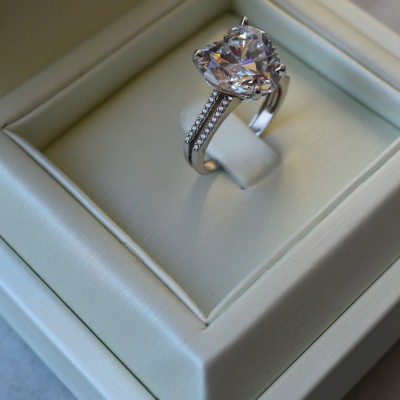 Λευκόχρυσο μονόπετρο δαχτυλίδι καρδιά Κ14 με ζιργκόν