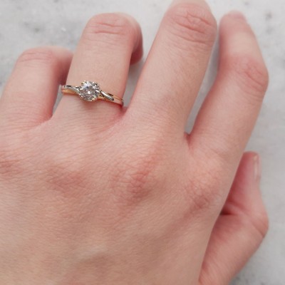 Χρυσό μονόπετρο δαχτυλίδι Κ14