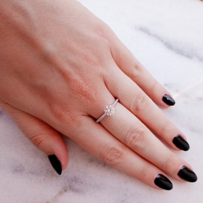 Λευκόχρυσο μονόπετρο δαχτυλίδι Κ14 με ζιργκόν